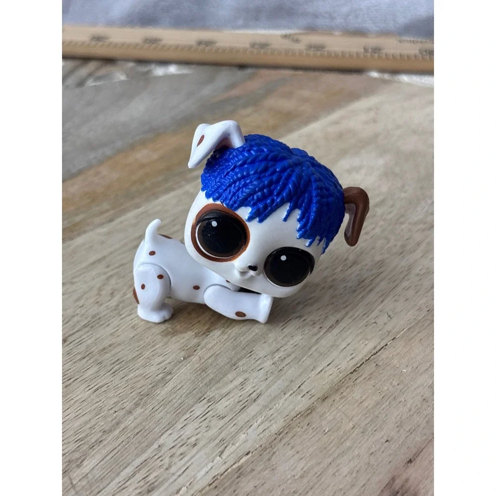 MGA LOL Surprise Pets White Spotted Dog Blue Hair Collectible Figure Toy 2 Inch